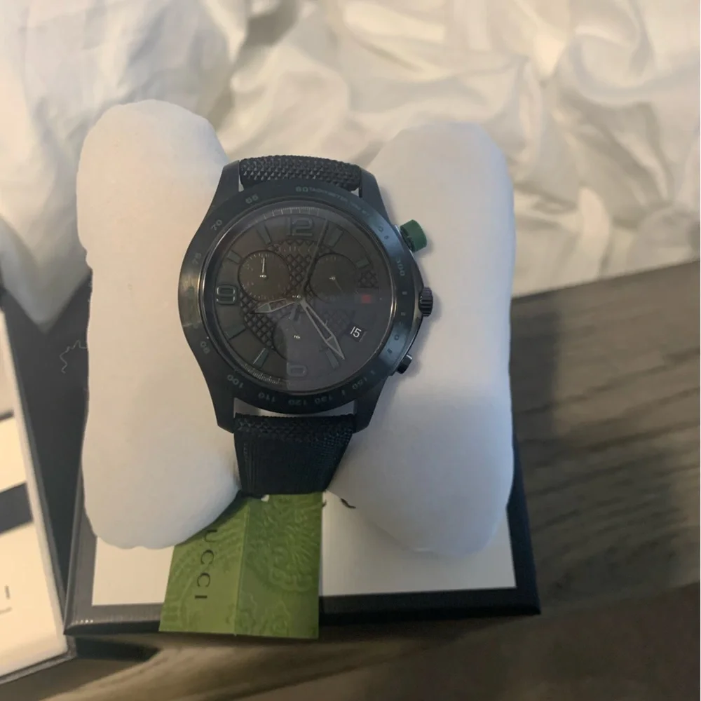 Gucci Mens watch never worn with tags - Picture 4 of 5